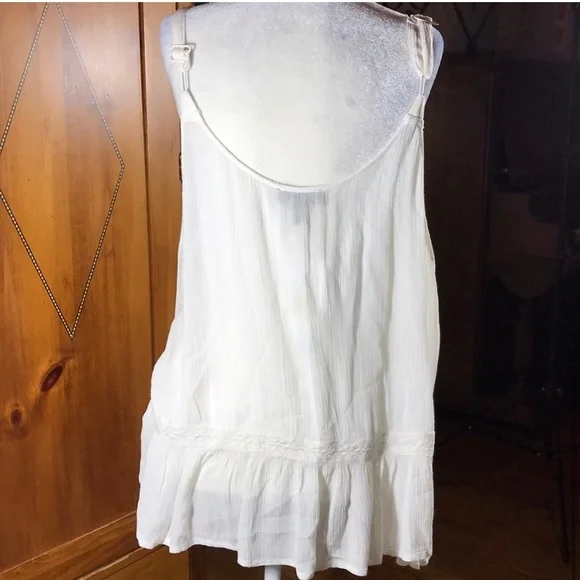Jessica Simpson ivory cold shoulder top 1X - Picture 4 of 8